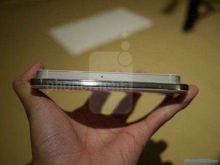 Galaxy S4 gây nhầm lẫn về thiết kế với Galaxy S III 13